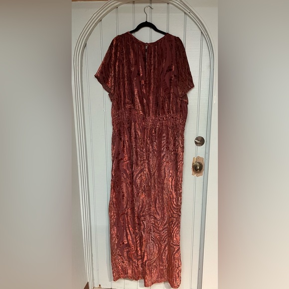 Anthropologie A+ Somerset Jumpsuit Velvet
Burnout Edition Flare Rusty Wine Pink - Picture 8 of 9